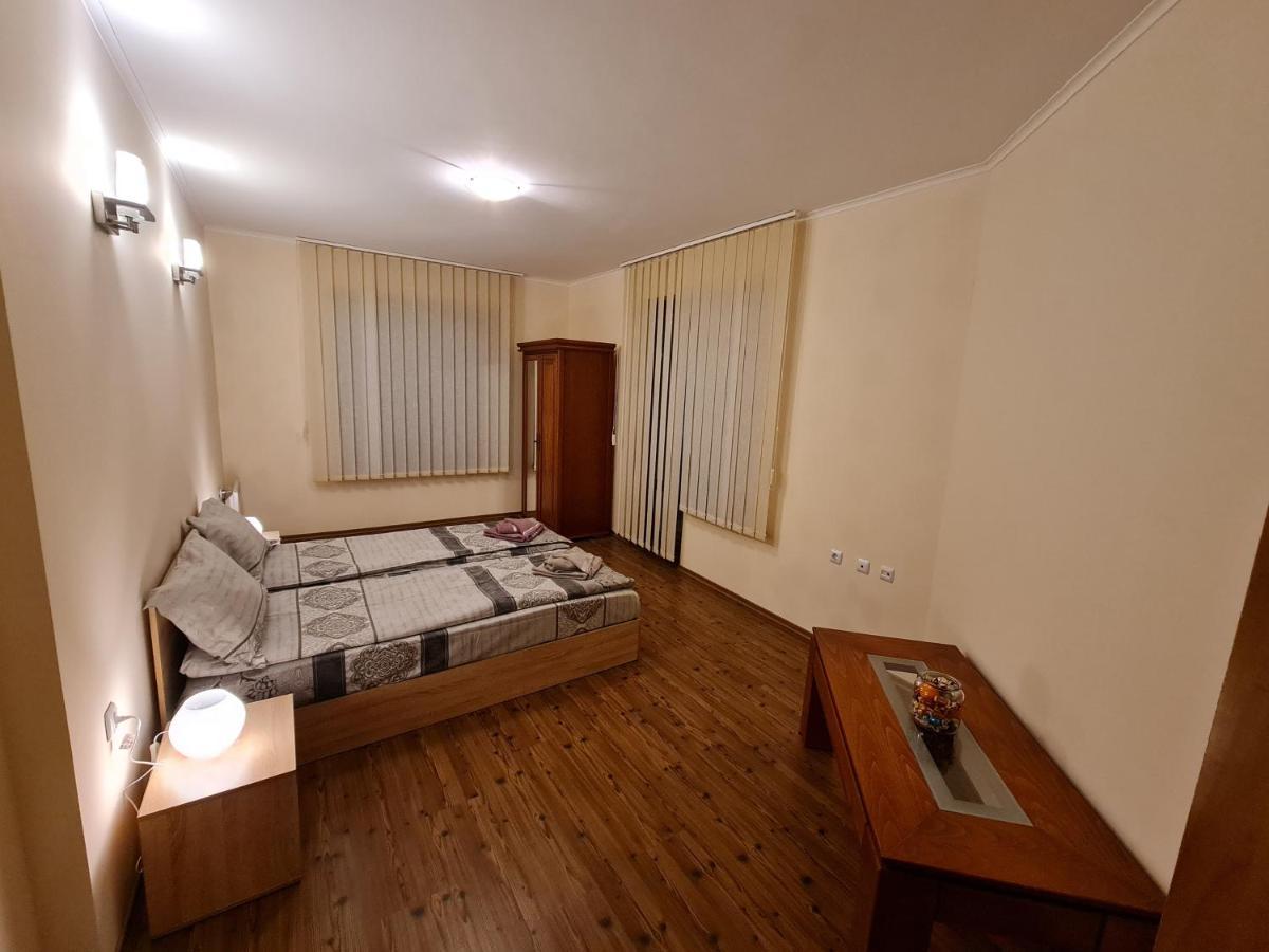 Vibes - Vesta Boutique * Bansko